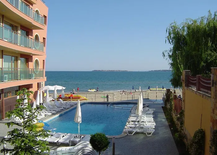 Апартаменты съни бей Солнечный берег